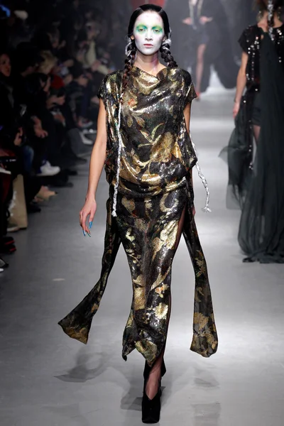 Look 46